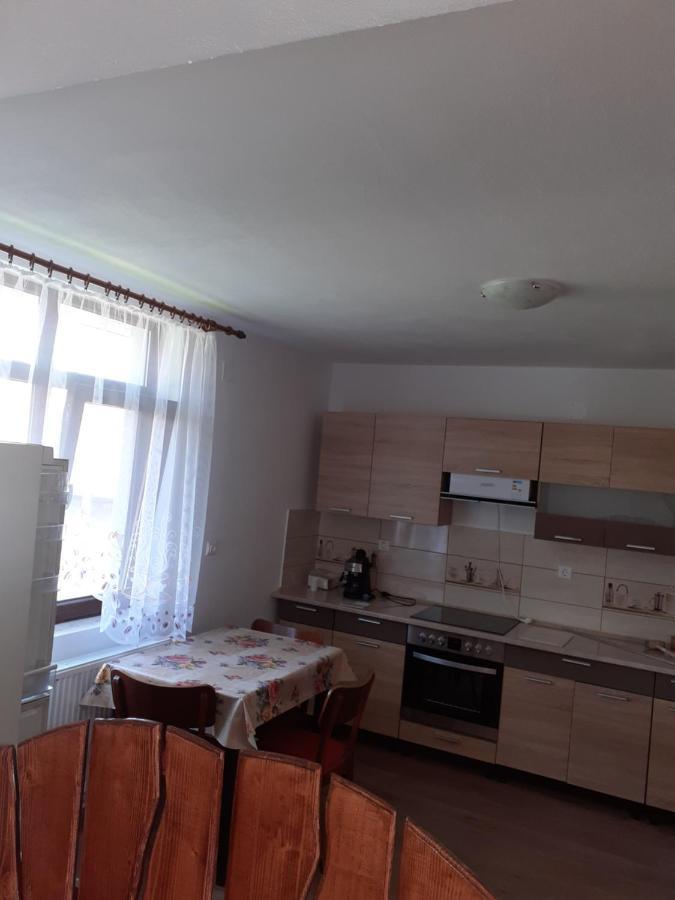 Pensiunea Narcisa Cu Ciubar Malaesti ภายนอก รูปภาพ