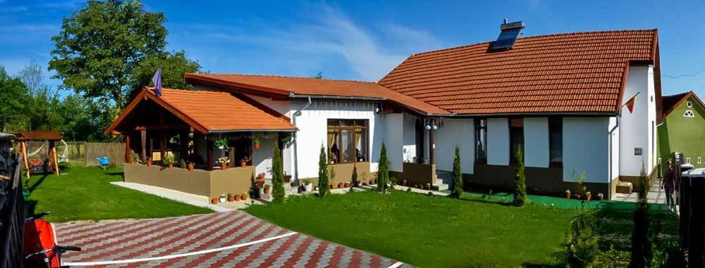 Pensiunea Narcisa Cu Ciubar Malaesti ภายนอก รูปภาพ