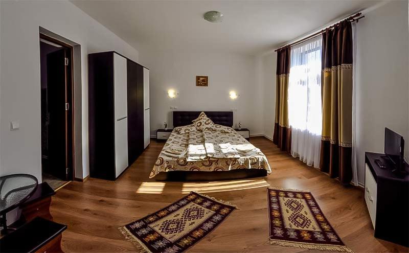 Pensiunea Narcisa Cu Ciubar Malaesti ภายนอก รูปภาพ
